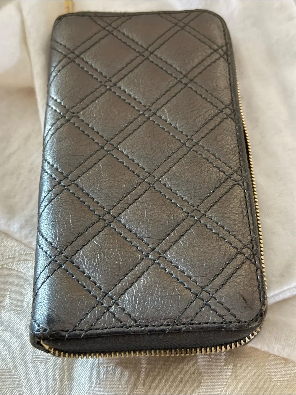 Marc Jacobs Quilted Zip Wallet - Metallic Silver